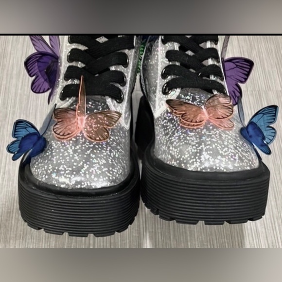 Dolls Kill Club EXX 3D butterfly Terrarium combat boots silver glitter size 5 - Picture 8 of 12